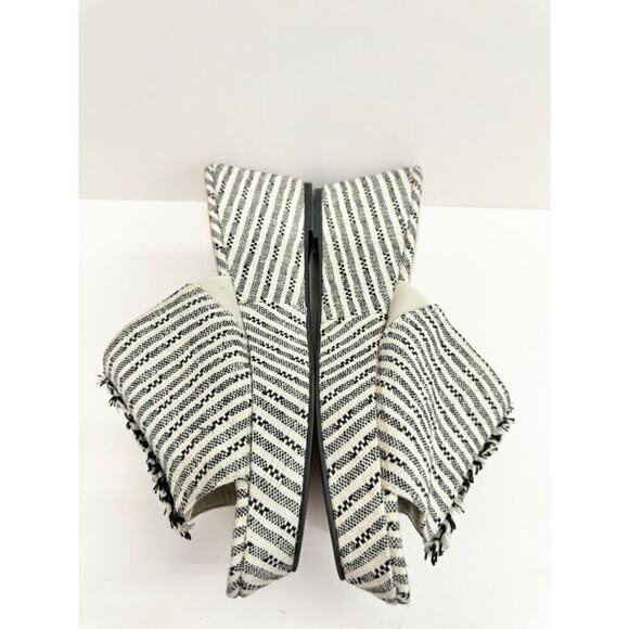 Simply Vera Wang Wedges Size 9.5 Black White Textile Upper Open Toe Sandals - Picture 6 of 11